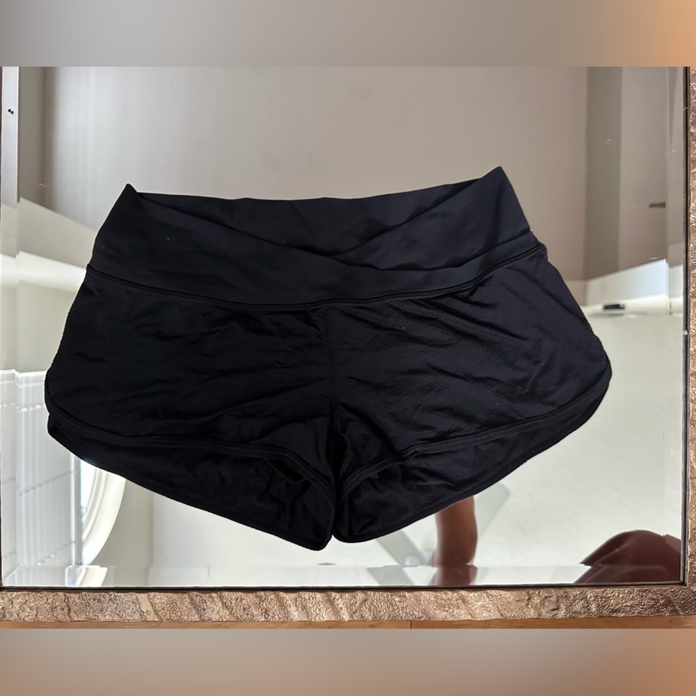 Lululemon running short